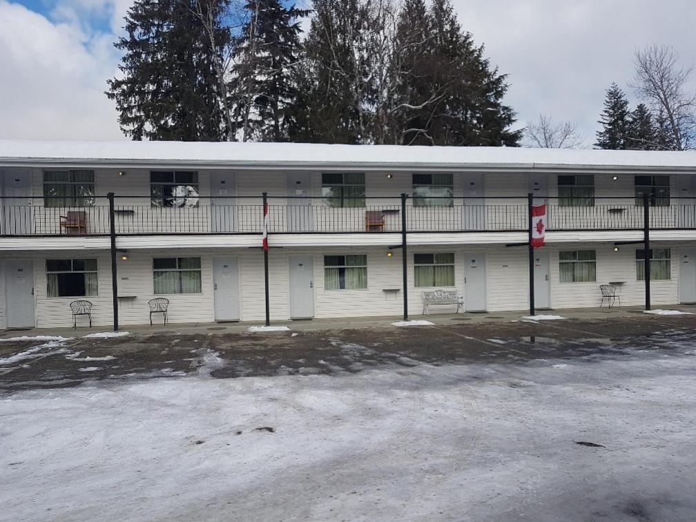 Anchor Riverfront Motel Сикамус Экстерьер фото